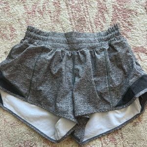 Lulu Lemon hotty hot 2.5 shorts